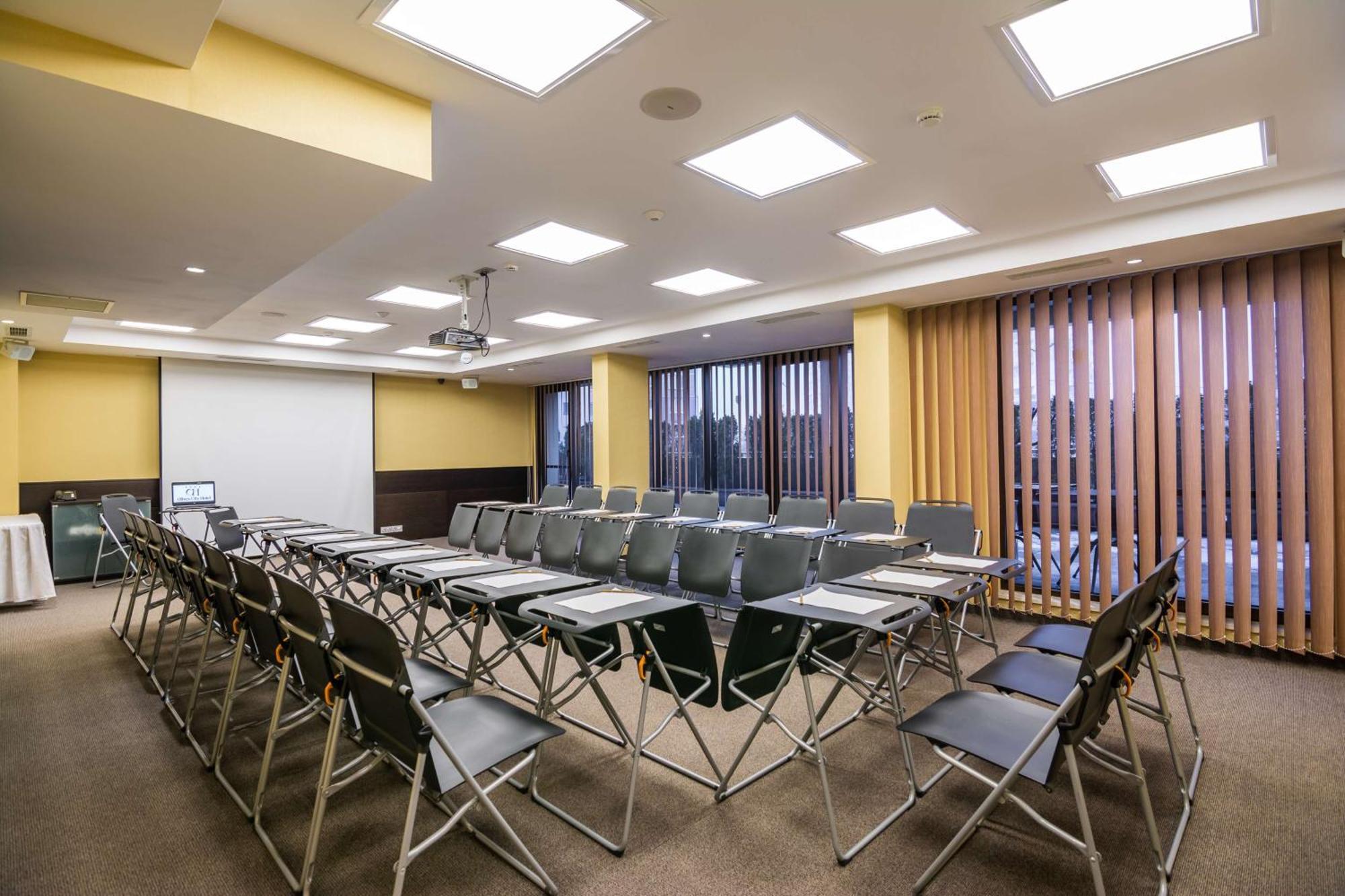 Western Olives - Free Pool & Parking Hotel Sofia