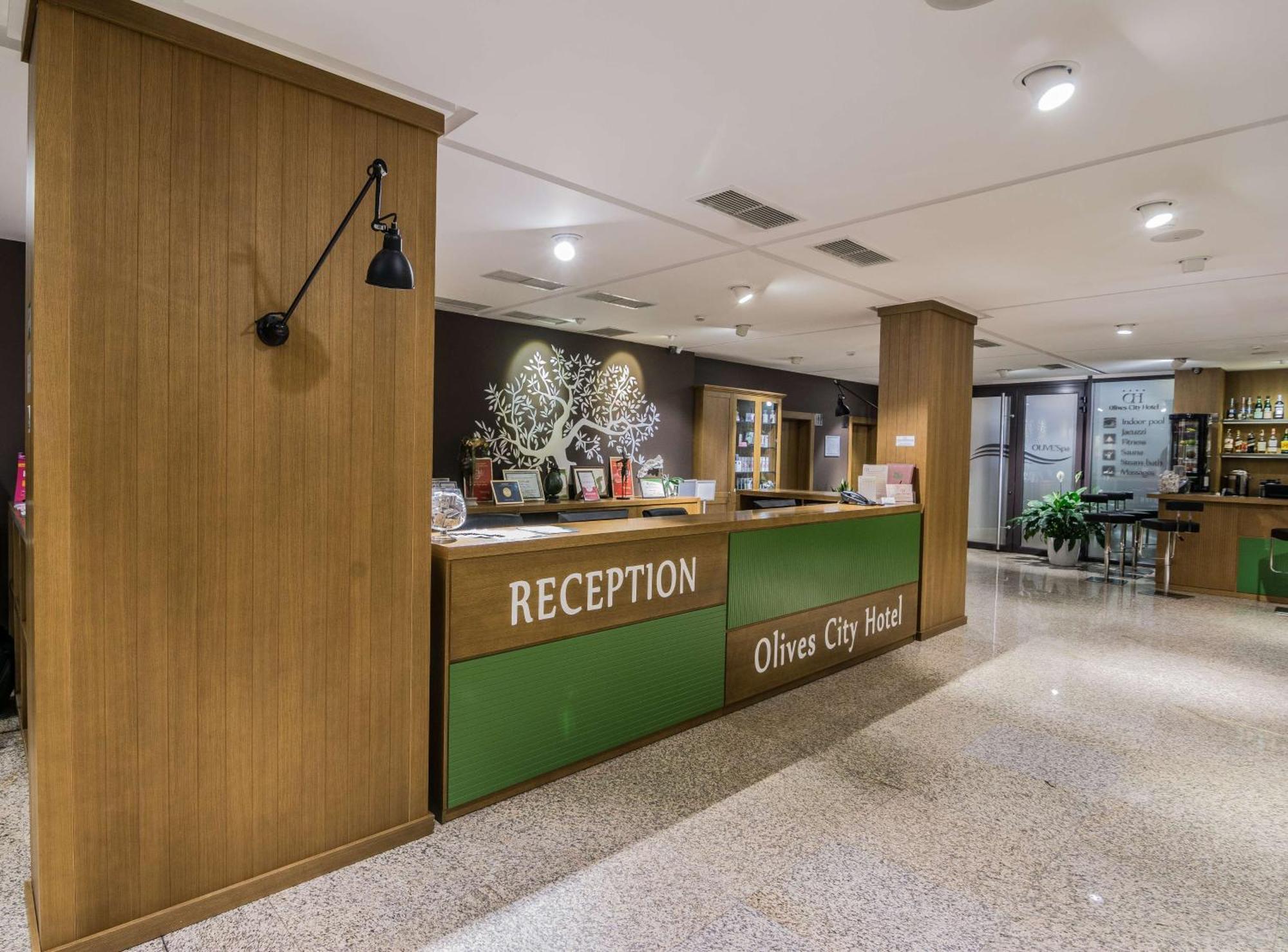Western Olives - Free Pool & Parking Hotel 4*