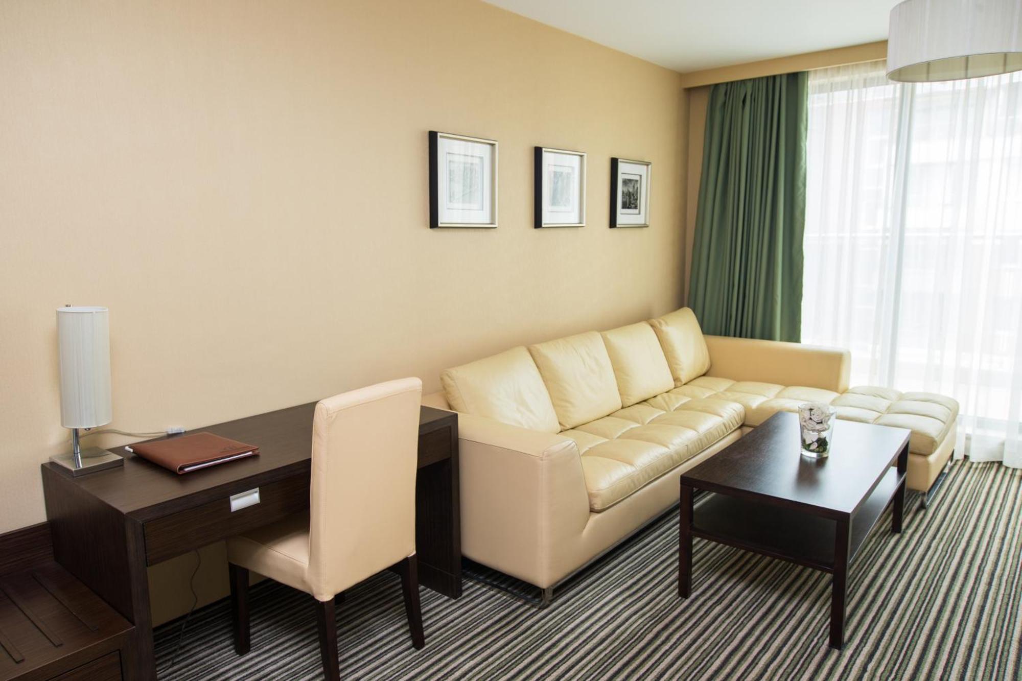 Western Olives - Free Pool & Parking Hotel