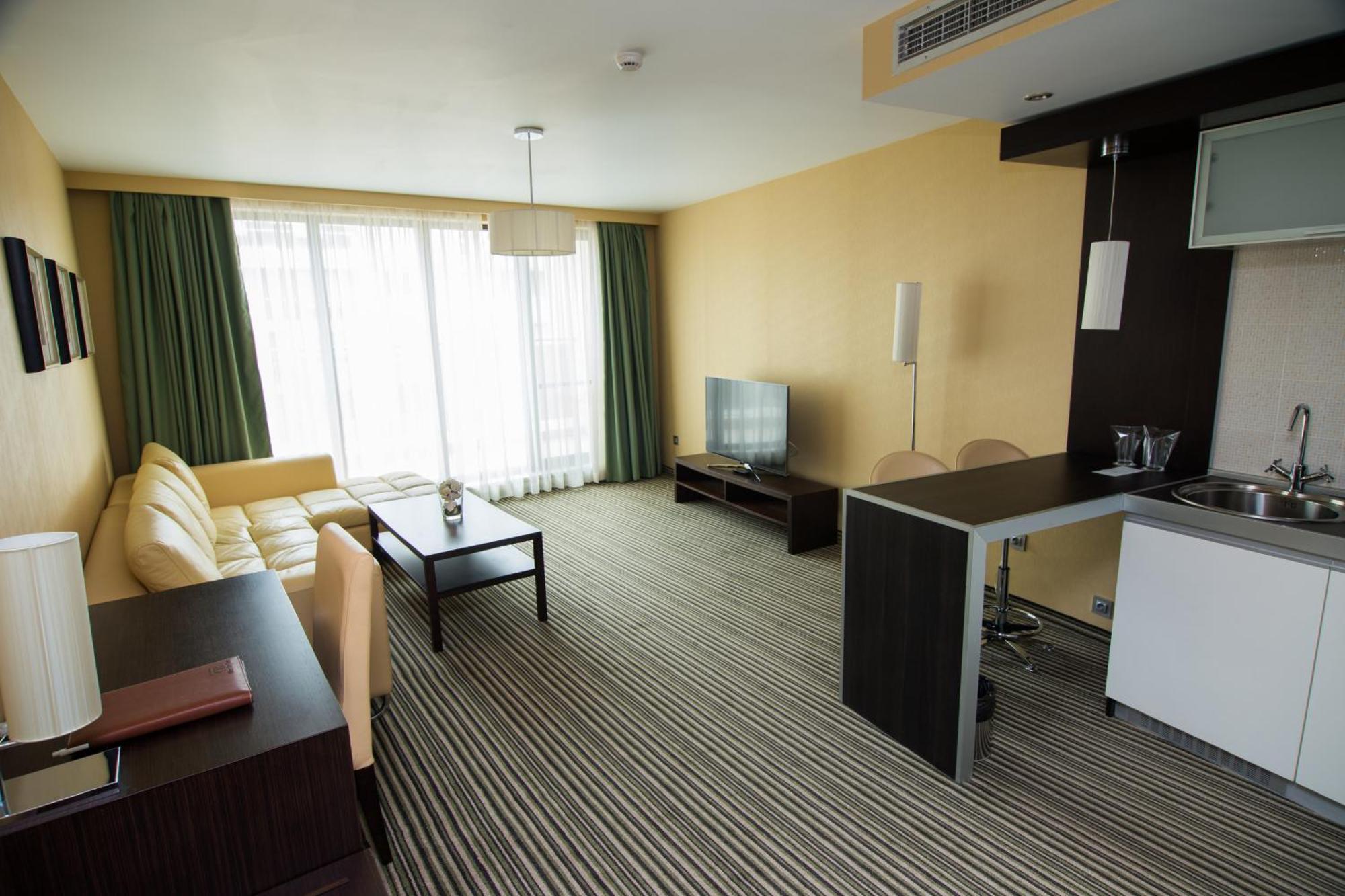 Western Olives - Free Pool & Parking Hotel Sofia