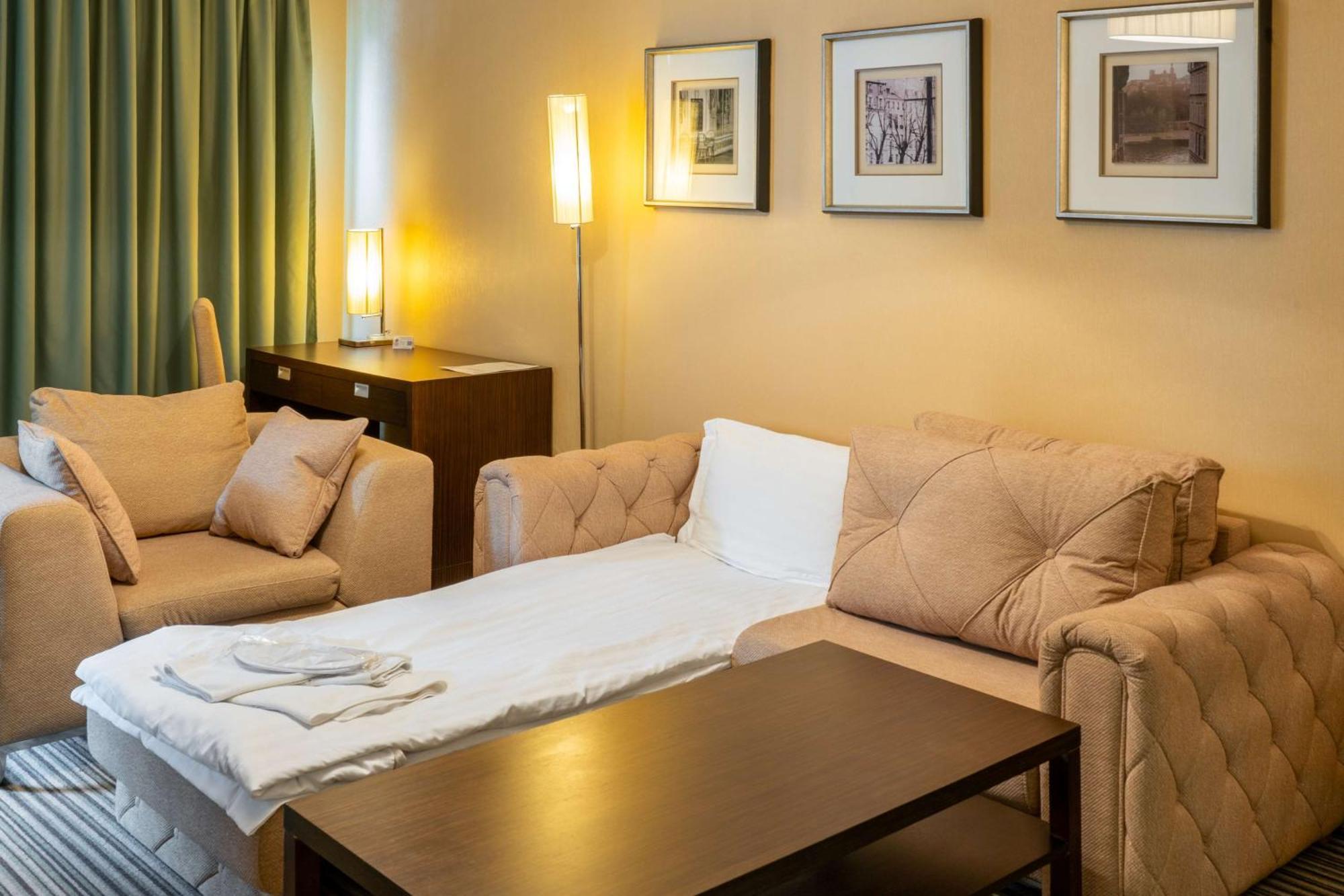Western Olives - Free Pool & Parking Hotel 4*