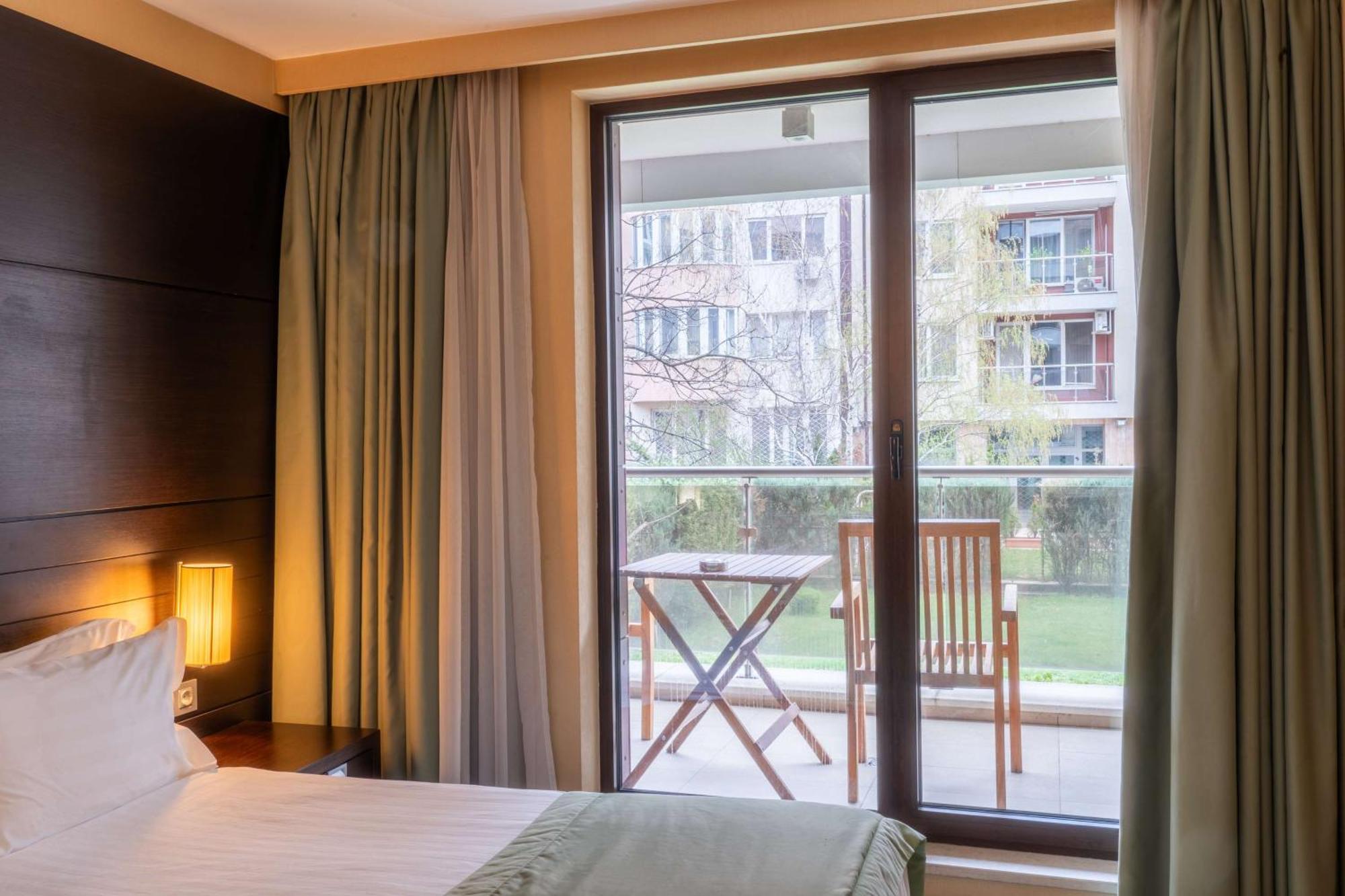 Hotel Western Olives - Free Pool & Parking Sofia