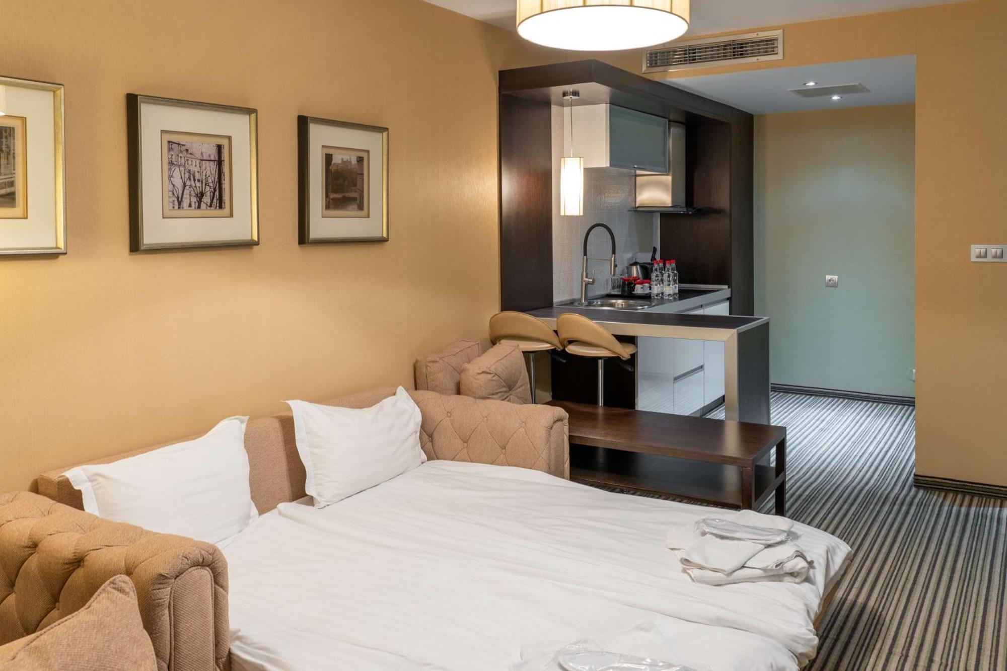 Hotel Western Olives - Free Pool & Parking Sofia